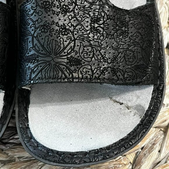 Alegria‎ Vik Black Shimmer Tooled Leather Trellis Sandals Size 10/11 US 41EU - Picture 2 of 10